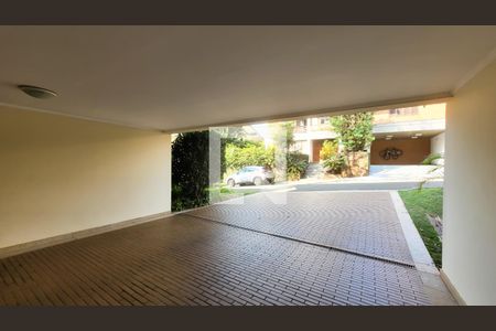 Casa de condomínio à venda com 640m², 4 quartos e 4 vagas Casa de condomínio à venda com 640m², 4 quartos e 4 vagasGaragem