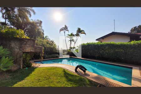 Casa de condomínio à venda com 640m², 4 quartos e 4 vagas Casa de condomínio à venda com 640m², 4 quartos e 4 vagasPiscina