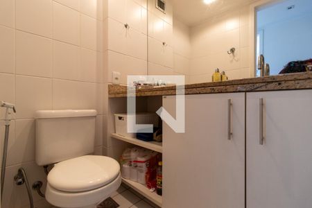 Apartamento à venda com 74m², 3 quartos e 1 vaga Apartamento à venda com 74m², 3 quartos e 1 vagaBanheiro Social