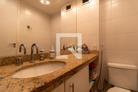 Apartamento à venda com 74m², 3 quartos e 1 vaga Apartamento à venda com 74m², 3 quartos e 1 vagaBanheiro Suíte