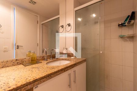 Apartamento à venda com 74m², 3 quartos e 1 vaga Apartamento à venda com 74m², 3 quartos e 1 vagaBanheiro Social