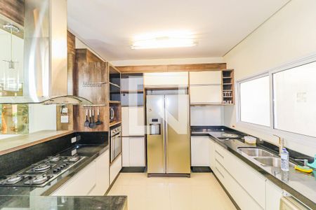 Casa de condomínio à venda com 550m², 5 quartos e 8 vagas Casa de condomínio à venda com 550m², 5 quartos e 8 vagasCozinha