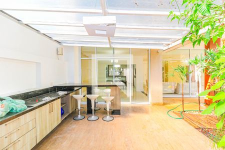 Casa de condomínio à venda com 550m², 5 quartos e 8 vagas Casa de condomínio à venda com 550m², 5 quartos e 8 vagasGourmet