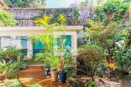 Casa de condomínio à venda com 550m², 5 quartos e 8 vagas Casa de condomínio à venda com 550m², 5 quartos e 8 vagasJardim