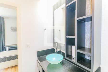 Casa de condomínio à venda com 550m², 5 quartos e 8 vagas Casa de condomínio à venda com 550m², 5 quartos e 8 vagasBanheiro Suíte 3