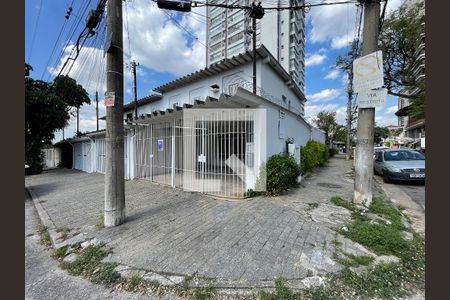 Casa à venda com 110m², 2 quartos e 2 vagas Casa à venda com 110m², 2 quartos e 2 vagasFachada