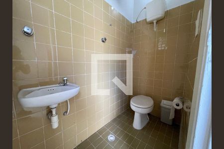 Casa à venda com 110m², 2 quartos e 2 vagas Casa à venda com 110m², 2 quartos e 2 vagasBanheiro de serviço