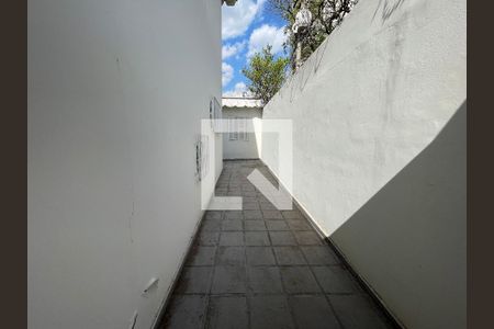 Casa à venda com 110m², 2 quartos e 2 vagas Casa à venda com 110m², 2 quartos e 2 vagasCorredor Lateral