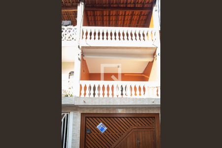 Casa à venda com 150m², 2 quartos e 1 vaga Casa à venda com 150m², 2 quartos e 1 vagaFachada