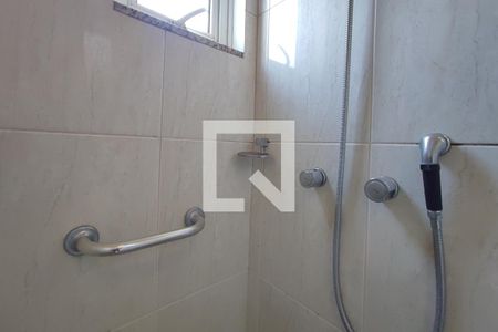 Casa de condomínio à venda com 377m², 6 quartos e 4 vagas Casa de condomínio à venda com 377m², 6 quartos e 4 vagasBanheiro Suíte 1