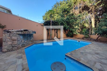 Casa de condomínio à venda com 377m², 6 quartos e 4 vagas Casa de condomínio à venda com 377m², 6 quartos e 4 vagasPiscina