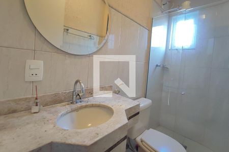 Casa de condomínio à venda com 377m², 6 quartos e 4 vagas Casa de condomínio à venda com 377m², 6 quartos e 4 vagasBanheiro Social