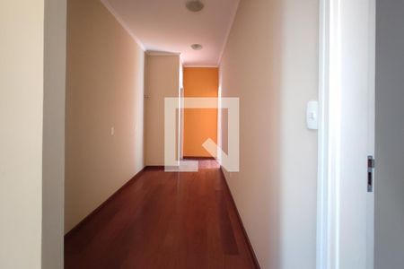 Casa de condomínio à venda com 377m², 6 quartos e 4 vagas Casa de condomínio à venda com 377m², 6 quartos e 4 vagasCorredor Quartos