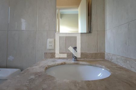 Casa de condomínio à venda com 377m², 6 quartos e 4 vagas Casa de condomínio à venda com 377m², 6 quartos e 4 vagasBanheiro Suíte 1