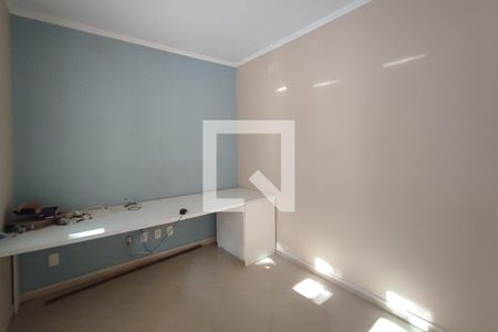 Casa de condomínio à venda com 377m², 6 quartos e 4 vagas Casa de condomínio à venda com 377m², 6 quartos e 4 vagasEscritório