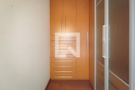 Casa de condomínio à venda com 377m², 6 quartos e 4 vagas Casa de condomínio à venda com 377m², 6 quartos e 4 vagasCloset Suíte 5