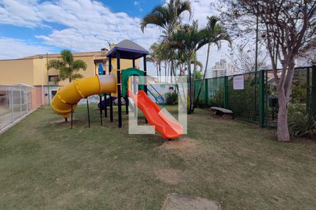 Casa de condomínio à venda com 377m², 6 quartos e 4 vagas Casa de condomínio à venda com 377m², 6 quartos e 4 vagasÁrea comum - Playground