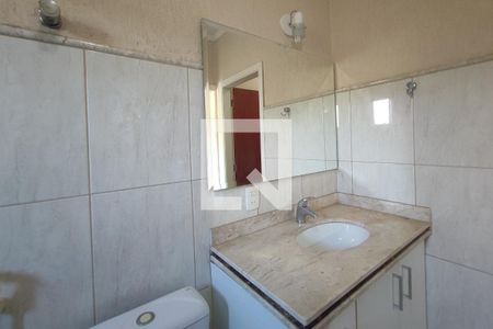 Casa de condomínio à venda com 377m², 6 quartos e 4 vagas Casa de condomínio à venda com 377m², 6 quartos e 4 vagasBanheiro Suíte 3