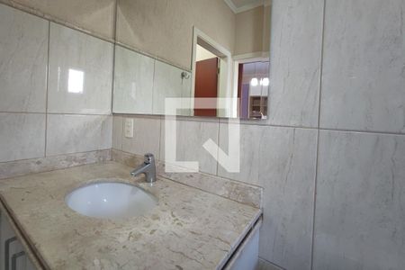 Casa de condomínio à venda com 377m², 6 quartos e 4 vagas Casa de condomínio à venda com 377m², 6 quartos e 4 vagasBanheiro Suíte 4