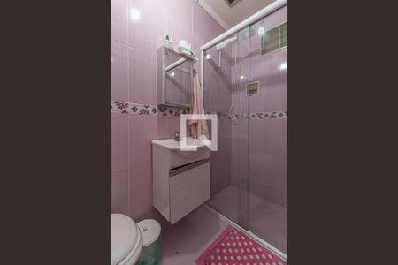 Casa à venda com 220m², 2 quartos e 3 vagas Casa à venda com 220m², 2 quartos e 3 vagasBanheiro Suíte 2