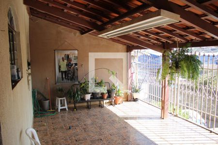 Casa à venda com 250m², 4 quartos e 1 vagaVaranda - Sala 2