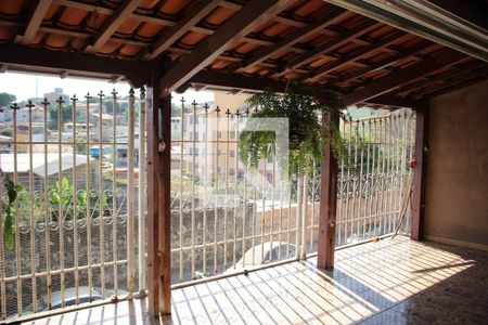 Casa à venda com 250m², 4 quartos e 1 vagaVaranda - Sala 2