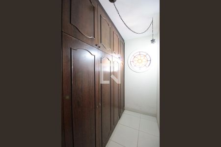 Casa à venda com 359m², 5 quartos e 5 vagasCloset da Suite