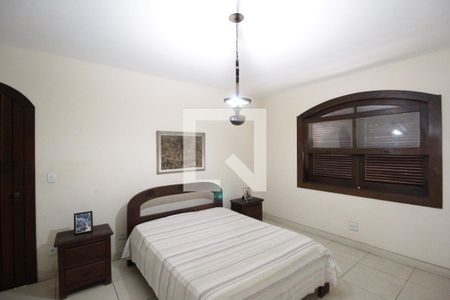 Casa à venda com 359m², 5 quartos e 5 vagasSuite