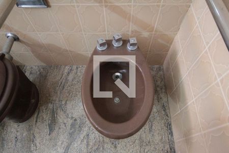 Casa à venda com 359m², 5 quartos e 5 vagasBanheiro da Suite