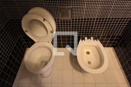 Casa à venda com 359m², 5 quartos e 5 vagasBanheiro de Serviço