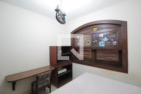 Casa à venda com 359m², 5 quartos e 5 vagasQuarto 2