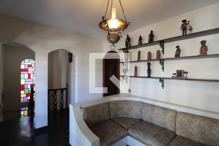 Casa à venda com 359m², 5 quartos e 5 vagasSala de TV