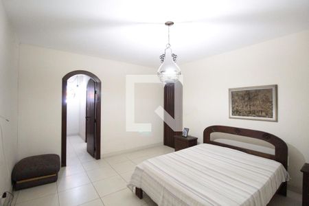 Casa à venda com 359m², 5 quartos e 5 vagasSuite