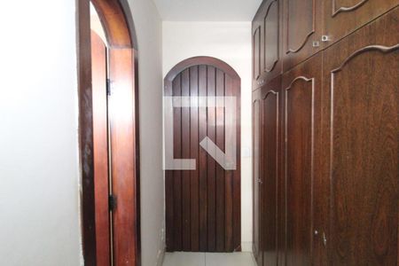 Casa à venda com 359m², 5 quartos e 5 vagasCloset da Suite