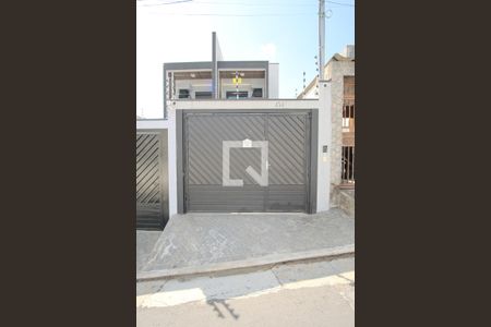 Casa à venda com 190m², 4 quartos e 3 vagasFachada