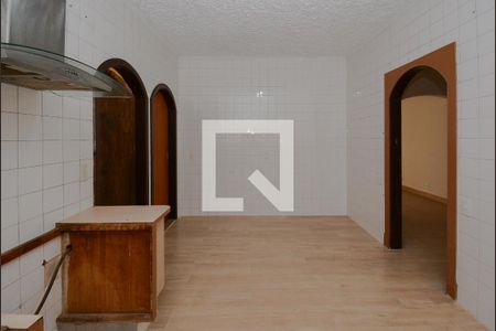 Casa para alugar com 635m², 4 quartos e 4 vagas Casa para alugar com 635m², 4 quartos e 4 vagasCozinha