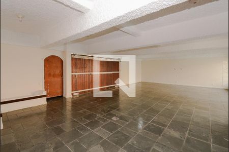 Casa para alugar com 635m², 4 quartos e 4 vagas Casa para alugar com 635m², 4 quartos e 4 vagasGaragem