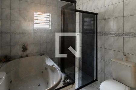 Casa para alugar com 250m², 3 quartos e 5 vagasBanheiro da Suite