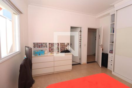 Casa à venda com 539m², 4 quartos e 4 vagasQuarto Suíte