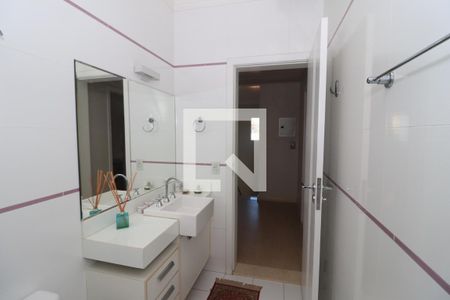 Casa à venda com 539m², 4 quartos e 4 vagasBanheiro Social