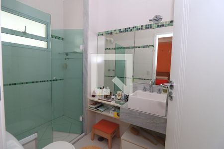 Casa à venda com 539m², 4 quartos e 4 vagasBanheiro da Suíte 2