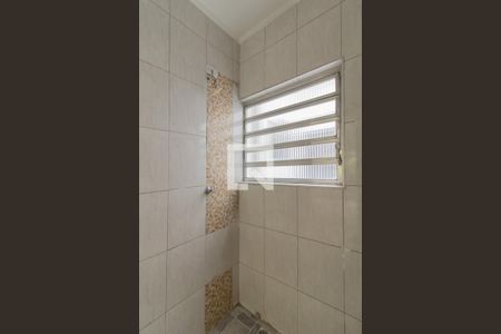 Casa à venda com 180m², 3 quartos e 2 vagas Casa à venda com 180m², 3 quartos e 2 vagasBanheiro