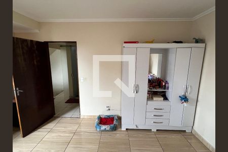 Casa à venda com 300m², 6 quartos e 4 vagas Casa à venda com 300m², 6 quartos e 4 vagasCasa 3 - Quarto 2