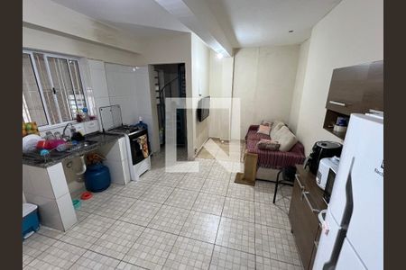 Casa à venda com 300m², 6 quartos e 4 vagas Casa à venda com 300m², 6 quartos e 4 vagasCasa 3 - Cozinha