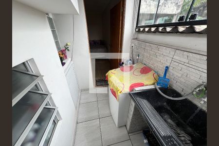 Casa à venda com 300m², 6 quartos e 4 vagas Casa à venda com 300m², 6 quartos e 4 vagasCasa 3 - Área de Serviço