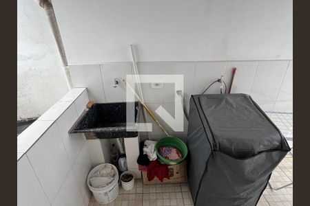 Casa à venda com 300m², 6 quartos e 4 vagas Casa à venda com 300m², 6 quartos e 4 vagasCasa 1 - Área de Serviço