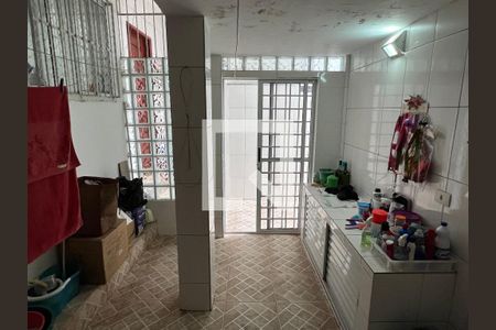 Casa à venda com 300m², 6 quartos e 4 vagas Casa à venda com 300m², 6 quartos e 4 vagasCasa 2- Área de Serviço