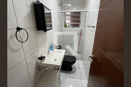 Casa à venda com 300m², 6 quartos e 4 vagas Casa à venda com 300m², 6 quartos e 4 vagasCasa 2- Banheiro