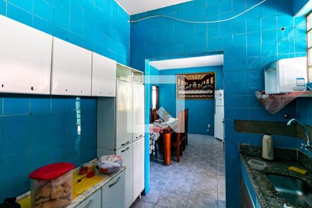 Casa à venda com 400m², 2 quartos e 2 vagasCozinha 