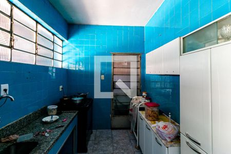 Casa à venda com 400m², 2 quartos e 2 vagasCozinha 